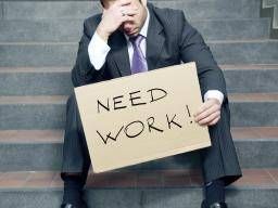 DocEducation's tweet card. Universal healthcare protected against the health effects of higher unemployment and lower public spending in the 2008-2010 global economic crisis.