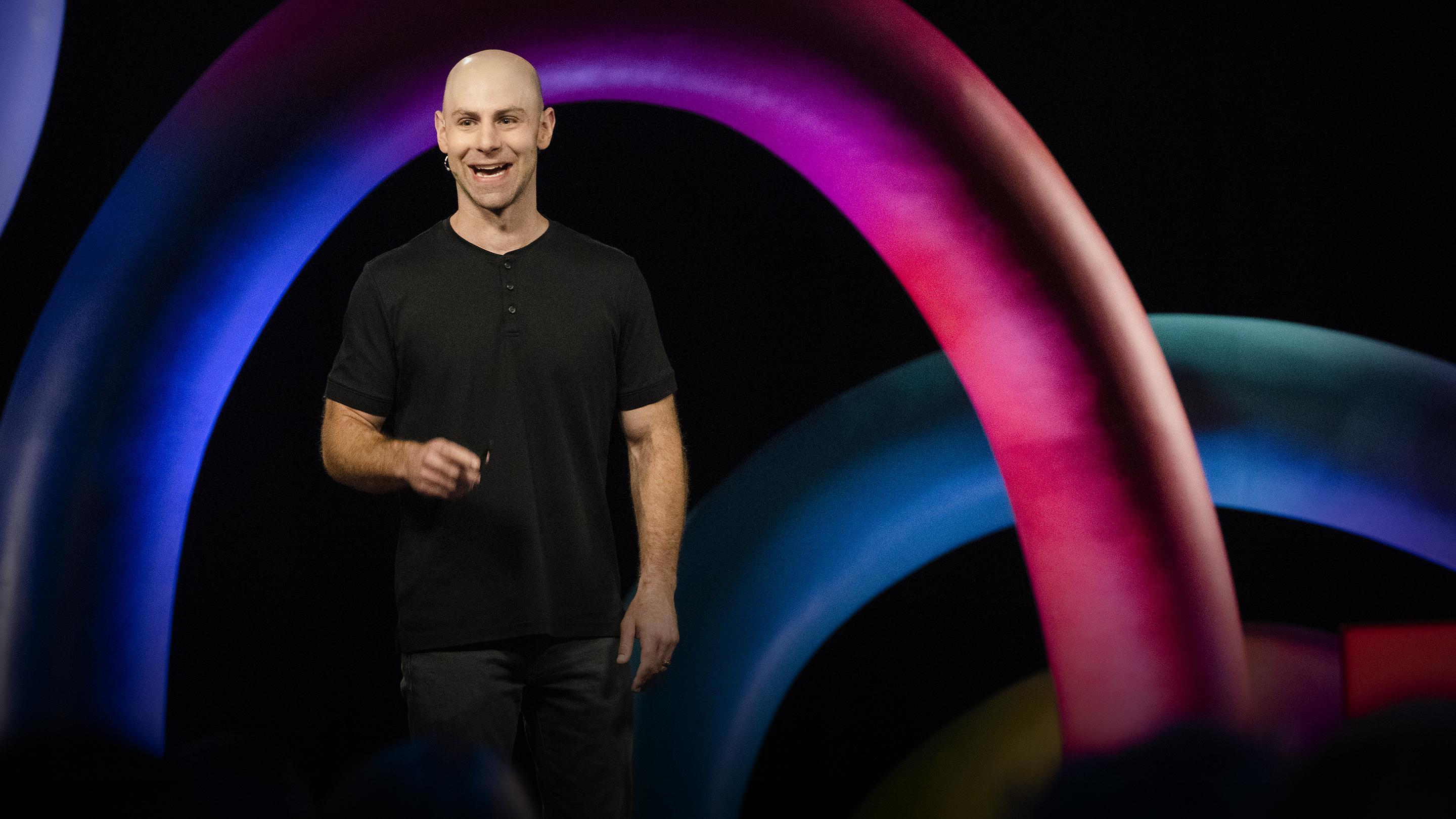 AdamMGrant's tweet card. Have you found yourself staying up late, joylessly bingeing TV shows and doomscrolling through the news, or simply navigating your day uninspired and aimless? Chances are you're languishing, says...