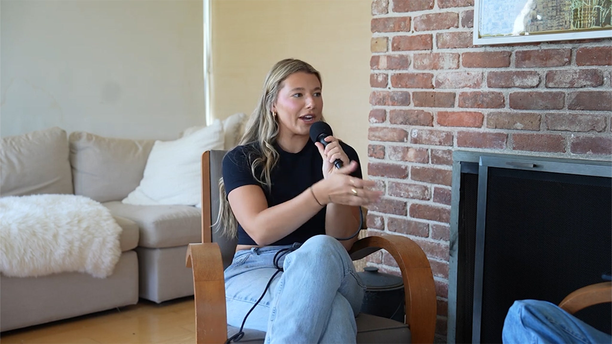 TMZ's tweet card. TikTok star Tianna Robillard is opening up about her split from her fiancé, Cincinnati Bengals offensive lineman Cody Ford, accusing him of cheating on her!