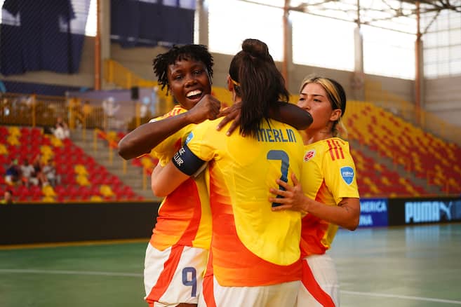 elespectador's tweet card. Colombia compartirá grupo con España, Canadá y Tailandia en la primera edición del Mundial Femenino de Fútsal.