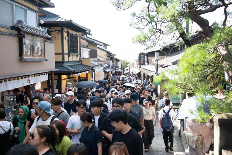 seibihei's tweet card. [NOWnews今日新聞]日本首相高市早苗近日在國會備詢時，發表「台灣有事」將可能構成日本存亡危機事態的言論，觸動中國政府敏感神經，大力呼籲中國民眾勿赴日旅行。日本媒體與中國媒體今(17)日接連揭露，...