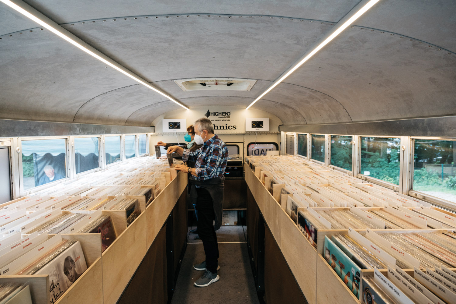 XNet's tweet card. In einer Studie wurden unter anderem die Schallplattenkäufe in den USA untersucht. Laut deren Ergebnis können 50% der Sammler ihre Platten gar nicht hören.