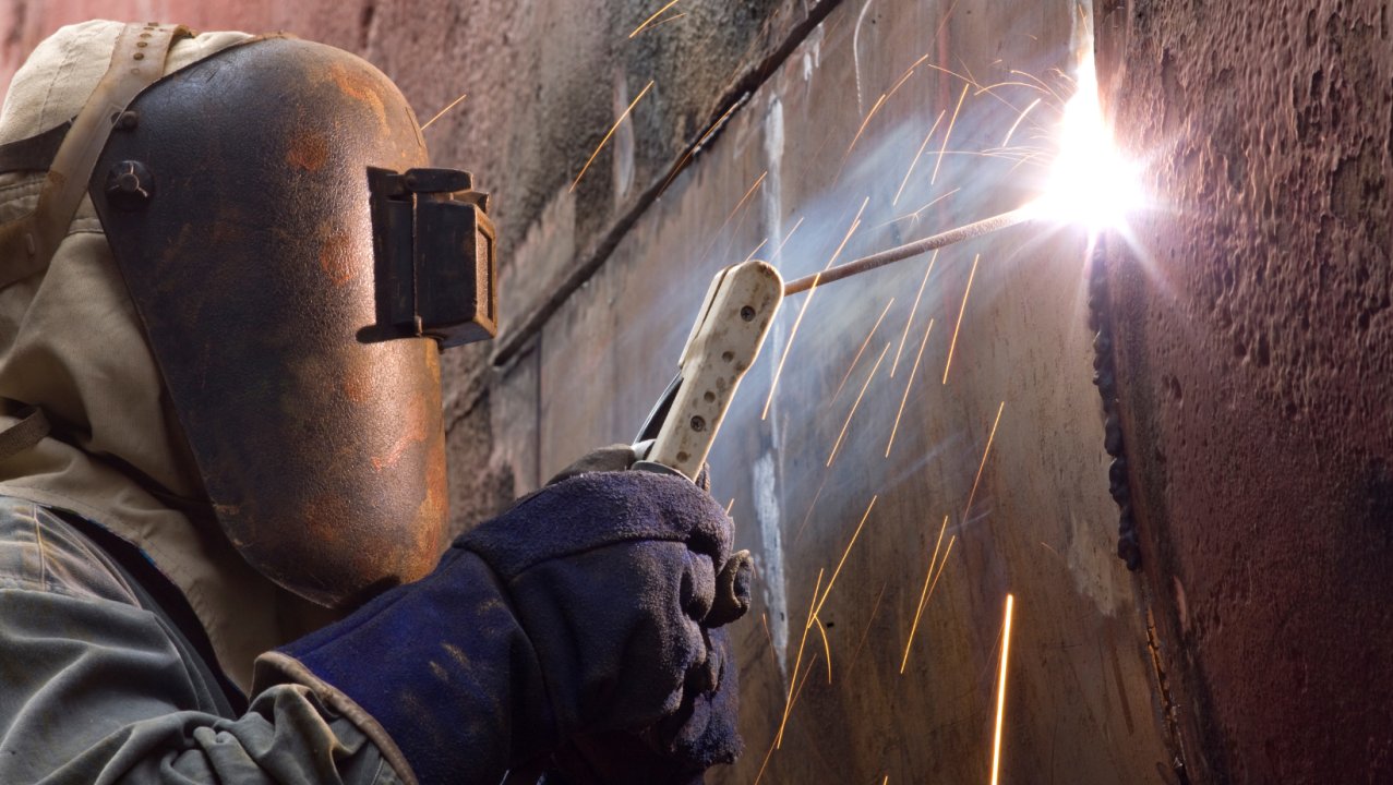 ThePostsynaptic's tweet card. When I was a child, I spent an enjoyable time in my grandfather's repair shop. The magic of soldering happened regularly.