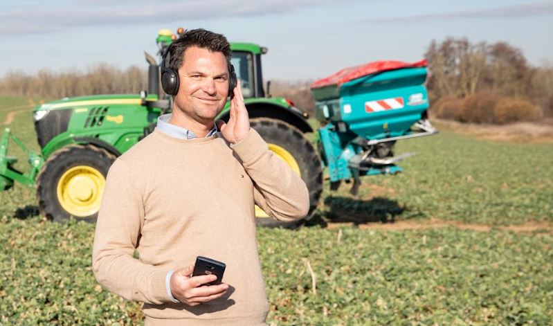 majelan_x's tweet card. Entraid est aussi disponible en format audio. Comme un podcast ou une radio, tous les articles sont disponibles à l'écoute.