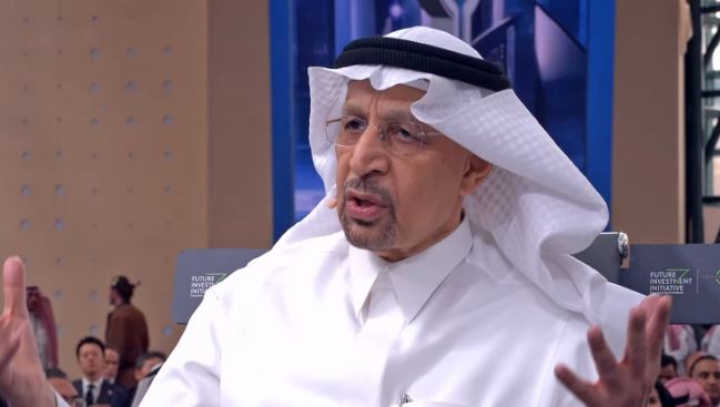 manar_behary's tweet card. قال خالد الفالح وزير الاستثمار، إن 90% من الاستثمار الأجنبي المباشر الداخل للسعودية هو من القطاع غير النفطي.كما  أضاف الفال