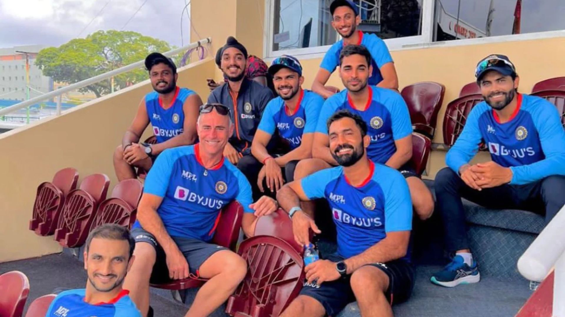 Rajeshpandey098's tweet card. टी20 वर्ल्ड कप 2022 में भारत के खिताब नहीं जीत पाने के बाद बीसीसीआई ने एक और बड़ा कदम उठाया है.