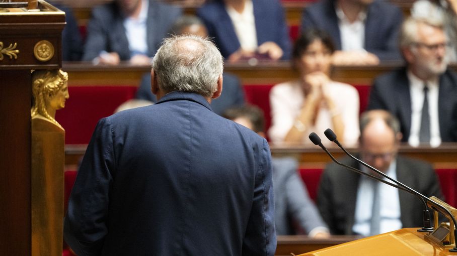 sebeauval's tweet card. Au total, 364 députés ont voté contre la confiance au gouvernement et 194 pour. Le Premier ministre doit désormais présenter sa démission au président de la République.