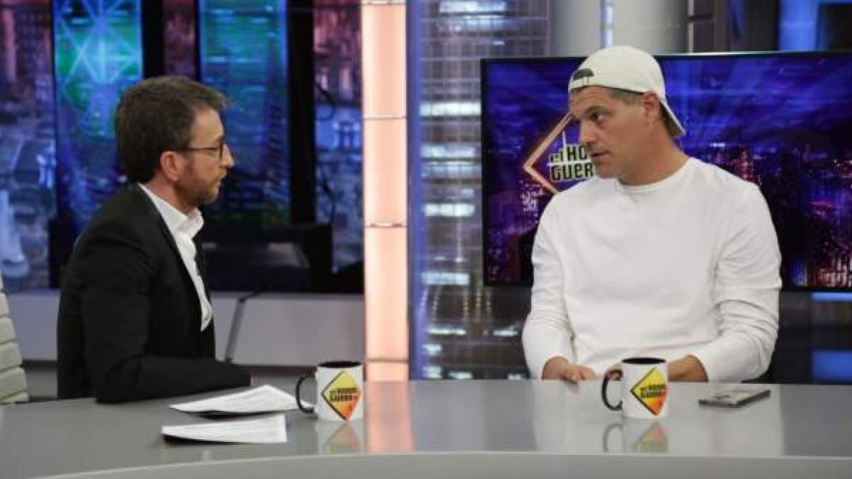 ctxt_es's tweet card. Las grandes cadenas han tocado la corneta y han hecho lo nunca visto: usar espacios de entretenimiento para condicionar el voto. El tradicional disimulo ha muerto. Se llama trumpismo y viene fuerte