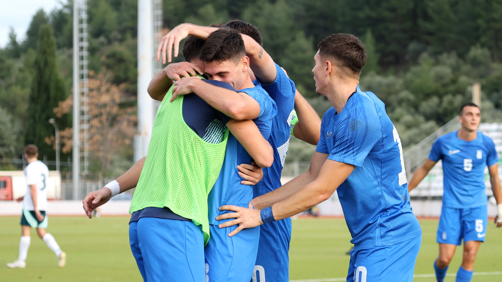 monobalaGR's tweet card. «Πάρτι» με καλεσμένη τη Βόρεια Ιρλανδία έστησε στη Λιβαδειά η Εθνική Ελπίδων για τα προκριματικά του Euro U21.