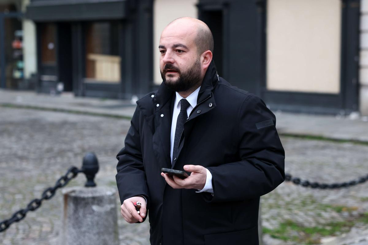 Camille_Vigogne's tweet card. Une importante opération est en cours ce mardi à Fréjus et dans ses environs, dans le cadre d’une enquête, visant David Rachline, menée depuis plus d’un an dans le plus grand secret par le Parquet...