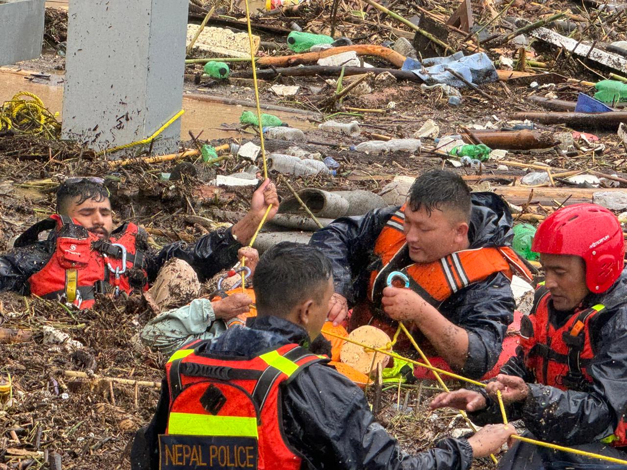 down2earthindia's tweet card. On the afternoon of September 27, Nakul Sedhain, an employee of an international NGO, set off from Kathmandu with his wife and five-year-old son. Their destinat