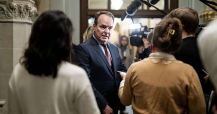 TorontoStar's tweet card. The minority Liberal government must find another party to support their budget, or Canadians will be going back to the polls.