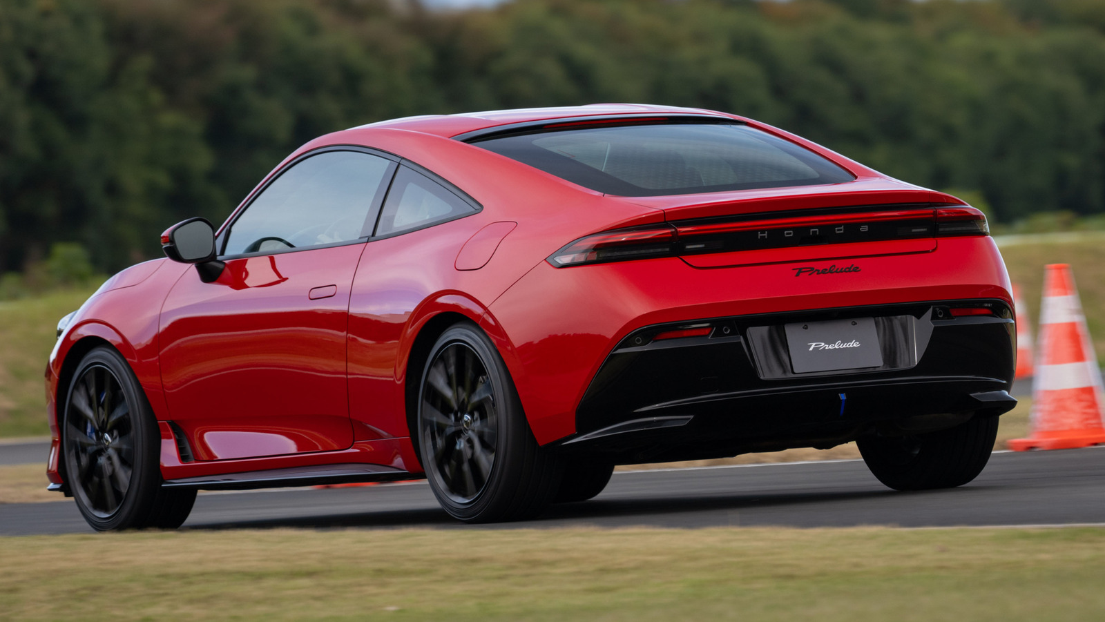 Jalopnik's tweet card. The new Prelude hybrid coupe comes in just one fully-loaded trim level.