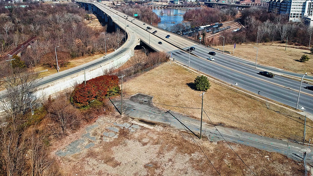 rvabizsense's tweet card. Guy Blundon and his firm CMB Development recently filed plans for the “Spring Hill at Riverside,” a pair of apartment buildings totaling 223 units that would rise on a vacant site at 700 Cowardin...