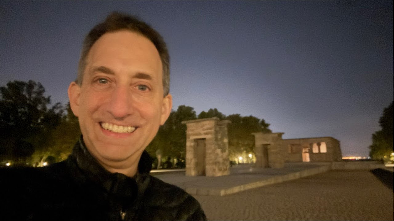 LooknerChannel's tweet card. At the Temple of Debod in Madrid LIVE