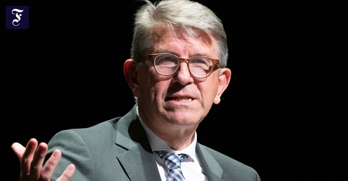 AlexWallasch's tweet card. Kulturstaatsminister Wolfram Weimer wehrt sich gegen den von einigen Medien erhobenen Vorwurf, er verkaufe „Einfluss auf politische Entscheidungsträger“.