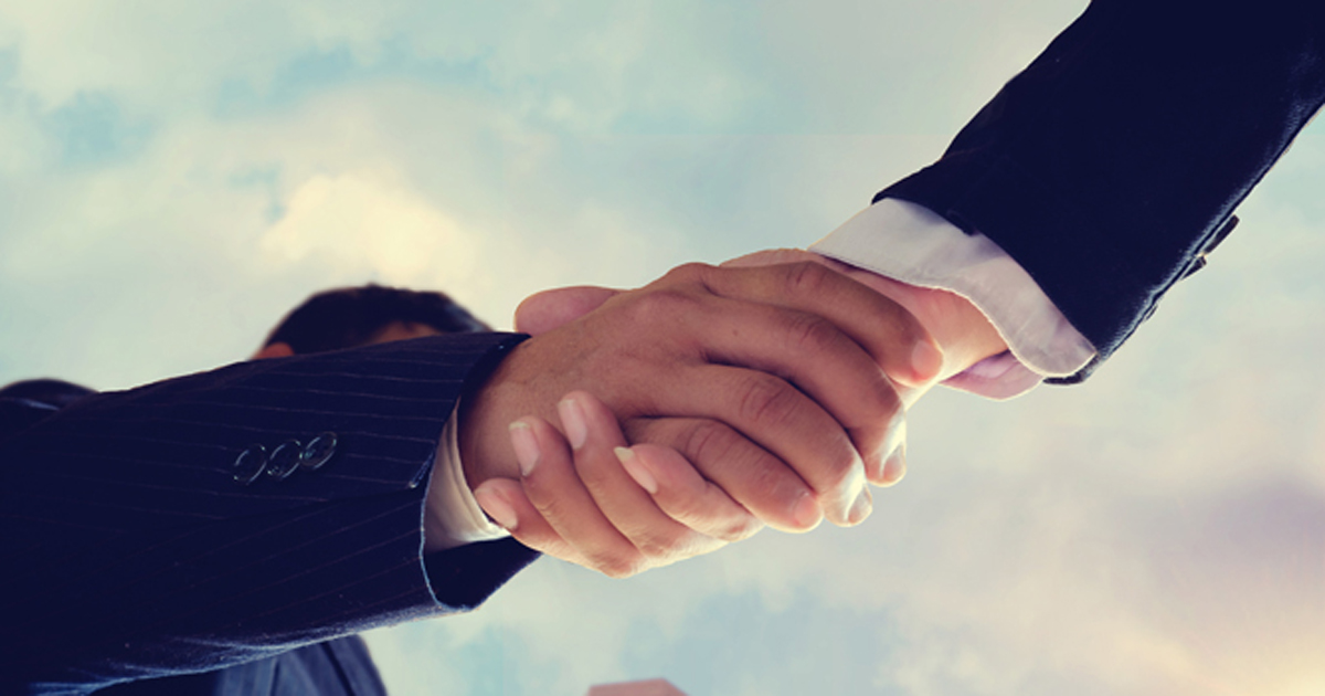 PCONews's tweet card. The OneSight EssilorLuxottica Foundation has announced its partnership with WHO on the organization’s SPECS 2030 initiative, a global effort to increase refractive error coverage by 40% by 2030....