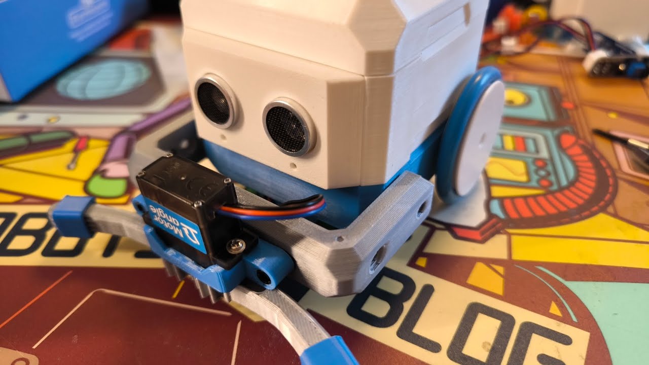 robotsblog's tweet card. HP Robots Otto - Invent Expansion Kit - Timelapse Build of "Gripper"...