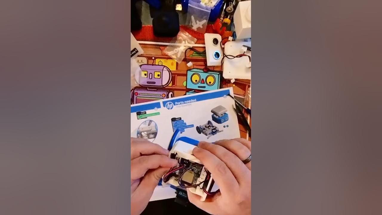 robotsblog's tweet card. HP Robots Otto - Invent Expansion Kit - Timelapse Build of "Gripper"...