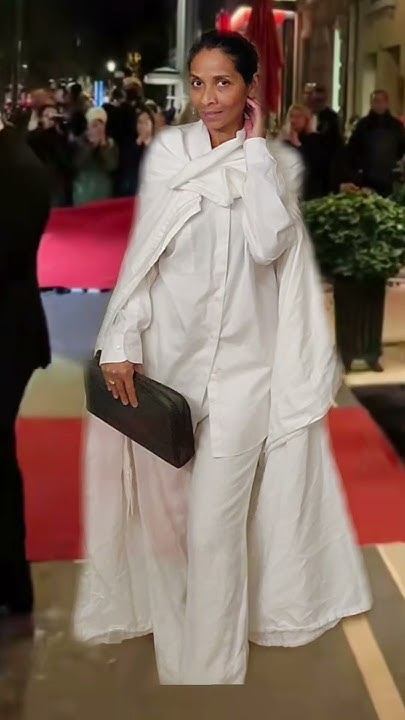 hadramiimane's tweet card. Meghan Markle Surprise Appearance At Paris Fashion Week #balanciaga...