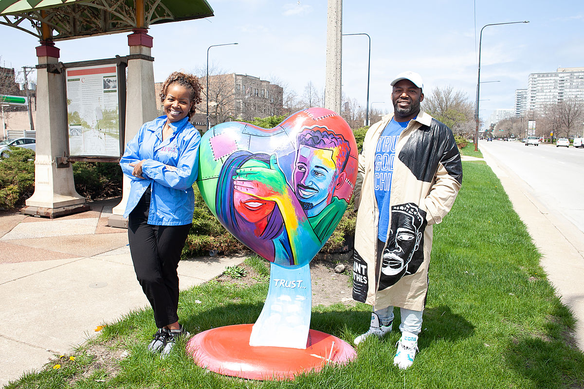 UChiEngagement's tweet card. Just off 53rd Street in Hyde Park, a five-foot tall fiberglass heart captures a sort of “new normal.” The piece, painted by Woodlawn-based artist Damon Reed, is wrapped in colorful images of hands ...