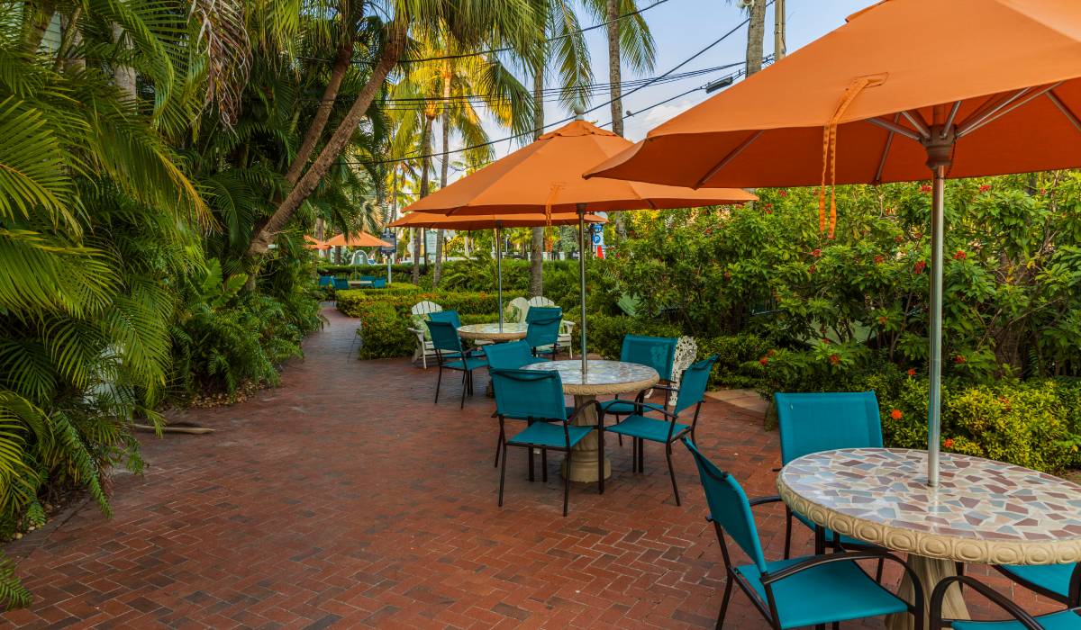 TriphenTech's tweet card. The National Restaurant Association released its 2023 State of the Restaurant Industry report, which examines key factors impacting the industry including the current state of the economy, operatio...