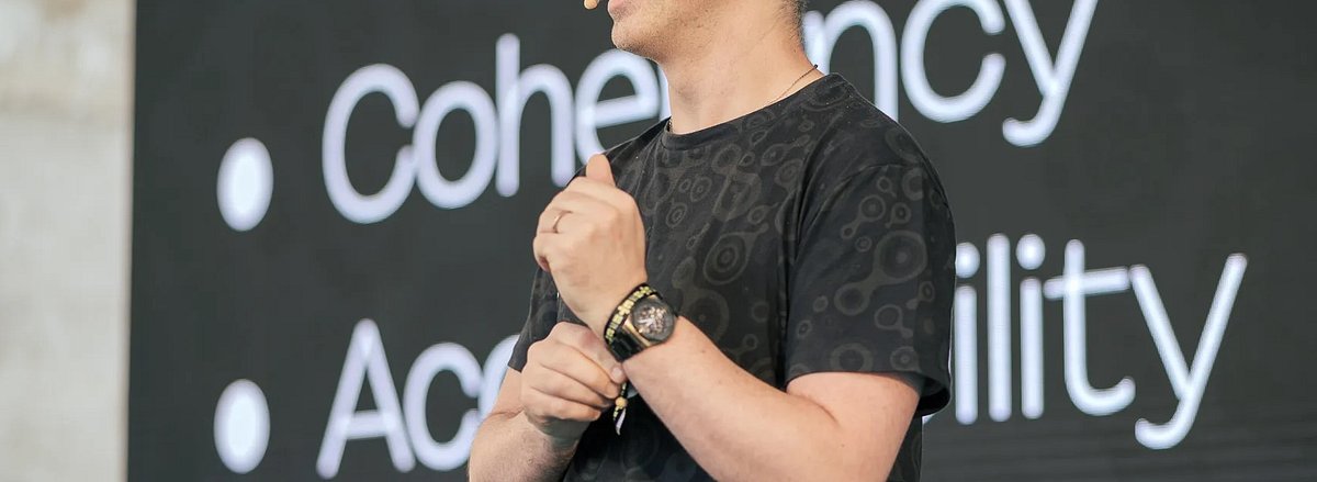 gavofyork's tweet card. It’s that time again… I put away my text editor for a day or five and crack open Medium. The nights are cold, the days are short, the fire…