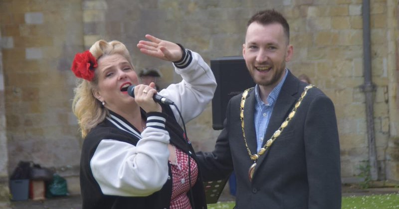 Tweet card summary image