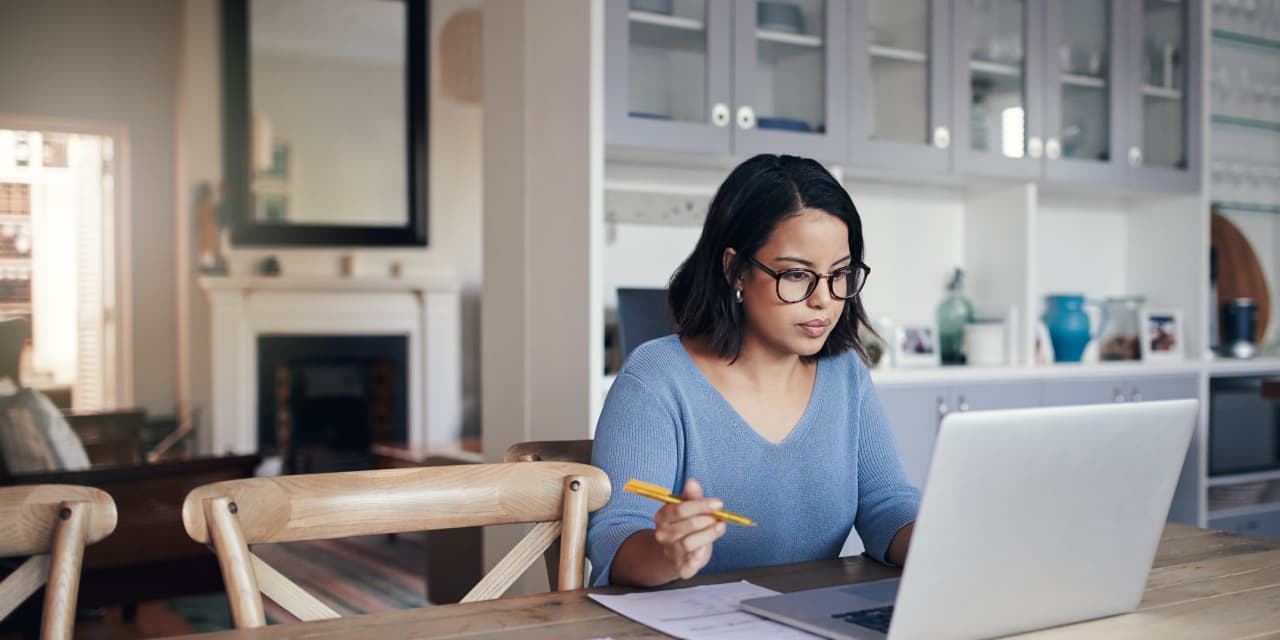 MarketWatch's tweet card. 'We're not seeing a freak-out situation,' said J.D. Power's senior director of banking about changes in consumers' banking habits.