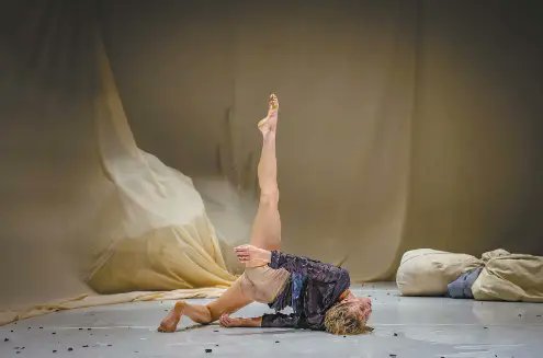 Enfantsparadis's tweet card. Orpheus | S’abreu­ver des vol­cans Alan Lake Fac­tori(e). À la Cin­quième Salle de la Place des Arts jusqu’au 5 avril. À la salle Octa­ve­Cré­ma­zie du Grand Théâtre de Qué­bec le 8 avril.* Mardi...