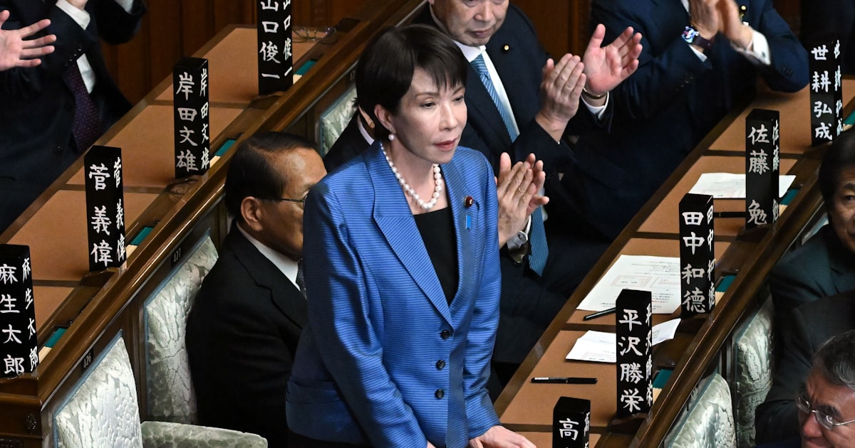 jiminNara2Young's tweet card. 自民党の高市早苗総裁は21日、衆参両院の本会議で第104代首相に指名された。女性の首相就任は初めて。皇居での首相親任式と閣僚認証式を経て同日夜に高市内閣が発足した。自民党と日本維新の会の連立政権となる。初閣議で物価高に対応する経済対策の策定を指示した。今秋の臨時国会で経済対策の財源の裏付けとなる補正予算案を提出する。自民党と維新は衆参両院とも会派別の合計議席が過半数に満たない少数与党だ。衆院