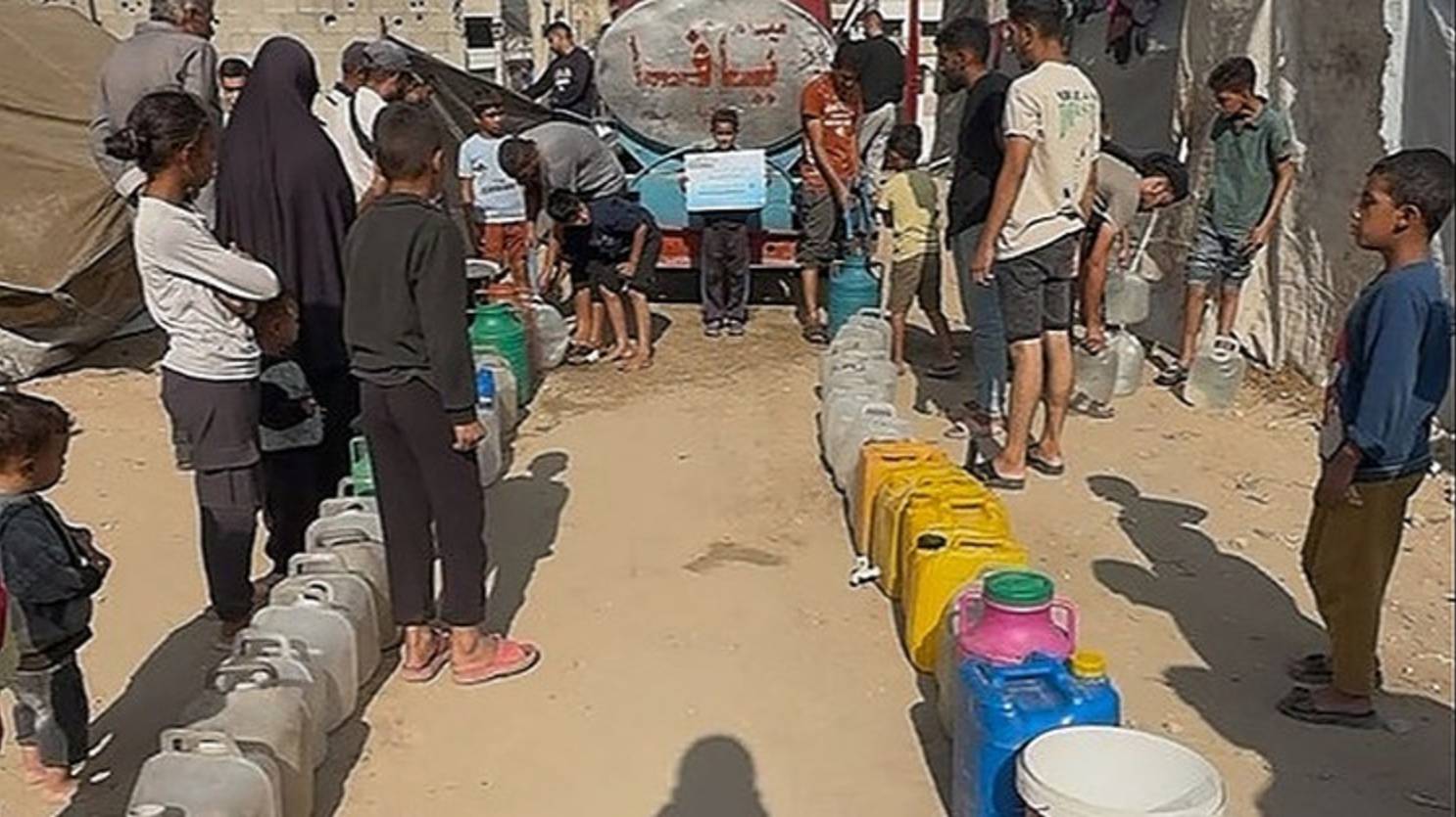 eyuplovely's tweet card. Project Mohammed – From the Heart of GazaWe at Project Mohammed are not a global institution or a large organization with big budgets. We are part of the same people who are suffering. We are the...