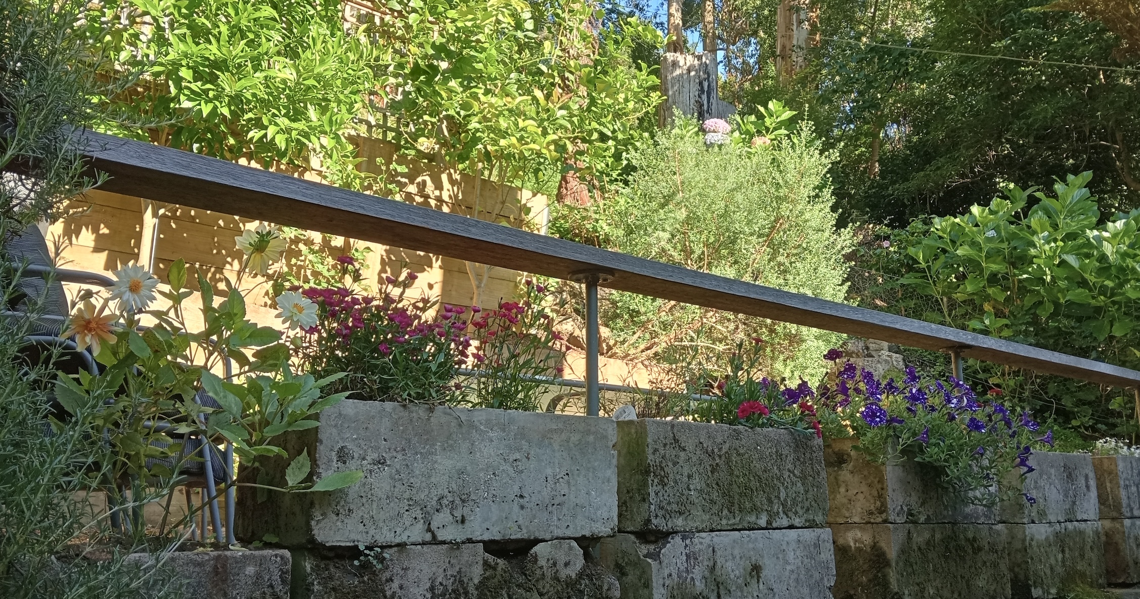 fnwdhs's tweet card. In which I become an old man yelling futilely at the clouds