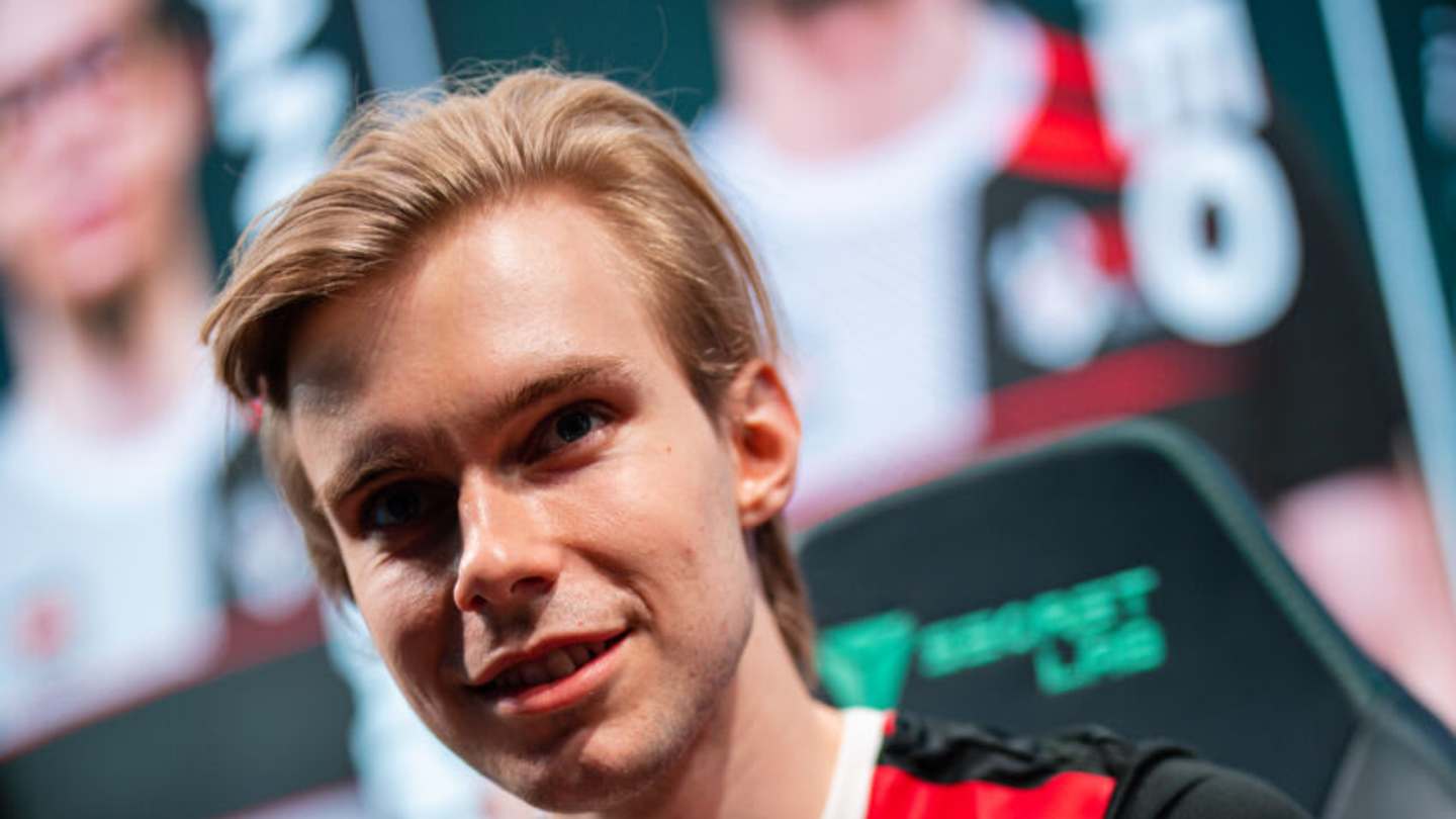 betlol_eu's tweet card. I told you it was gonna be one of those days... The day of upsets continue with a top-of-the-table beatdown by the hands of Misfits and SK Gaming!