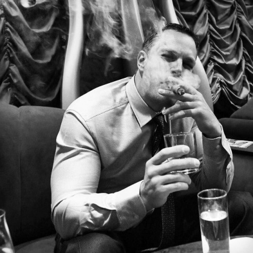 lucasrv79's tweet card. More my photos ->