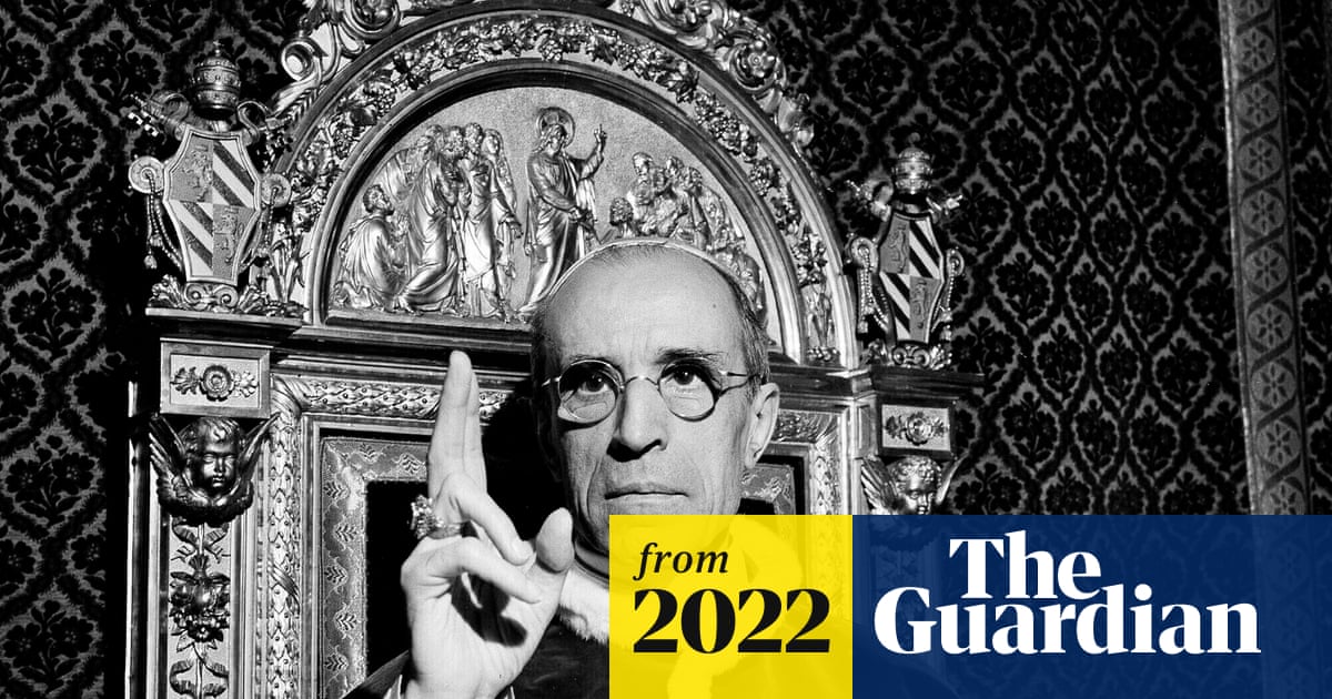 asemedo's tweet card. Vatican archive of 2,700 cases of requests for help by Jewish people renews debate on Pope Pius XII legacy