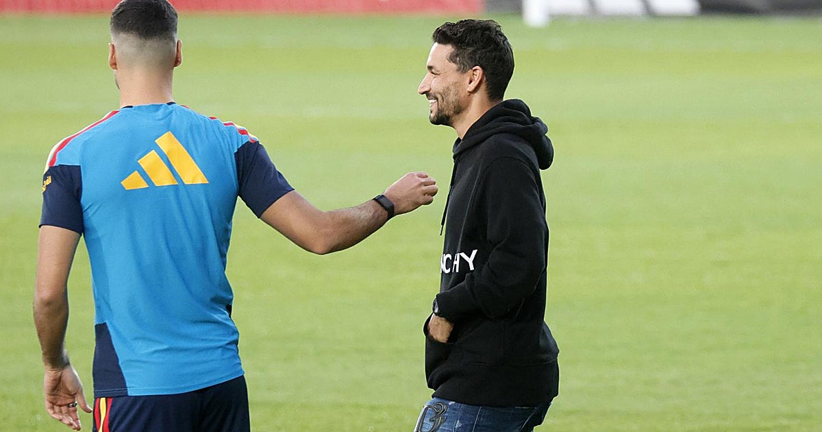 SevFC1905's tweet card. El palaciego asegura que el Sevilla «sabe jugar el derbi» y que afronta el encuentro «con ilusión»