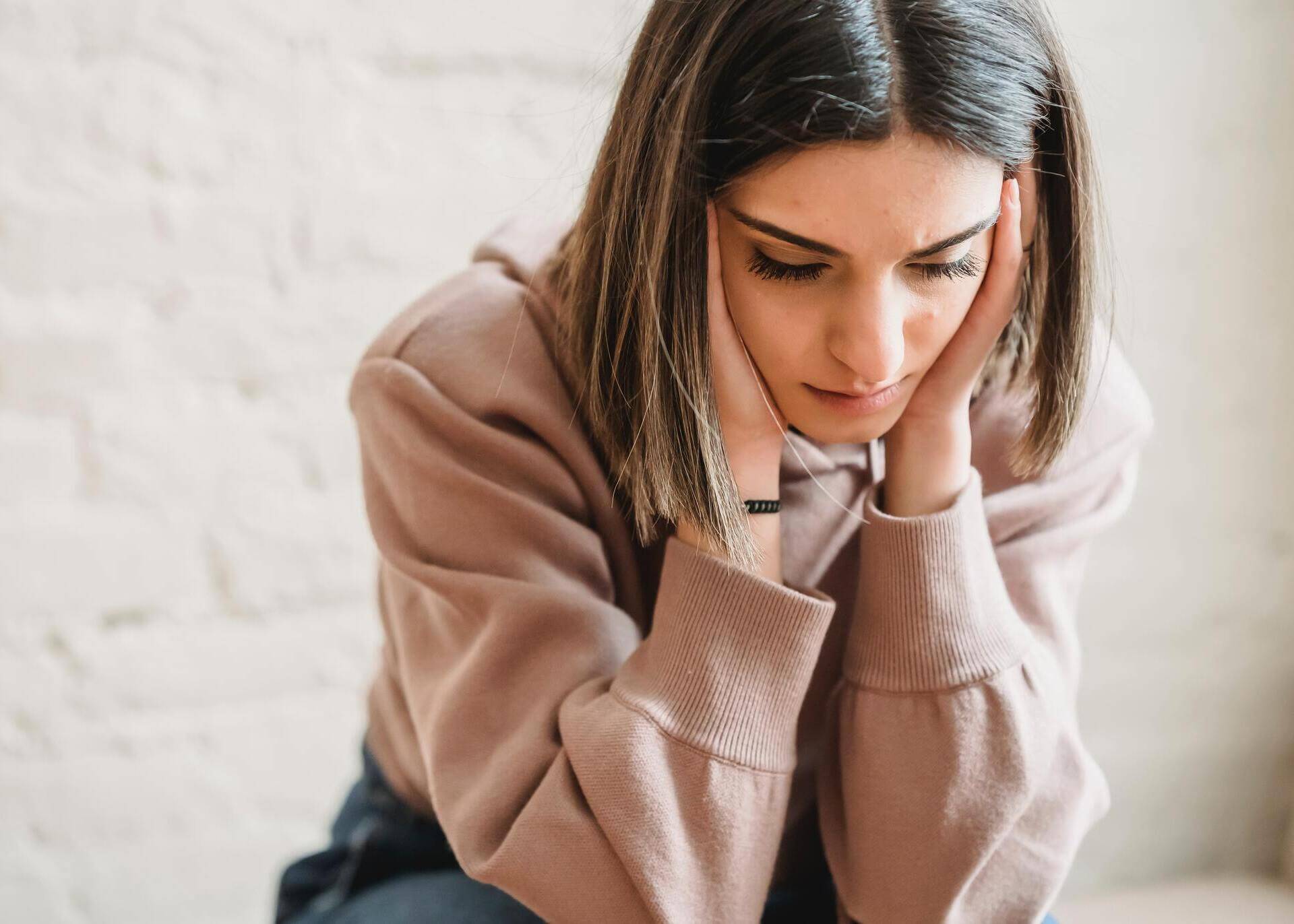 GoDatesCo's tweet card. It's not easy to forget someone you still love. Here I'll share the signs he will never come back to encourage you not to dwell on the past.