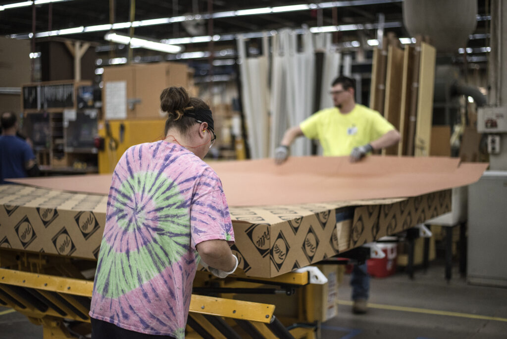 Moneyweb's tweet card. Absa CIB’s Sello Sekele reflects on SA’s manufacturing sector slipping back into contraction after briefly climbing above 50 in September.