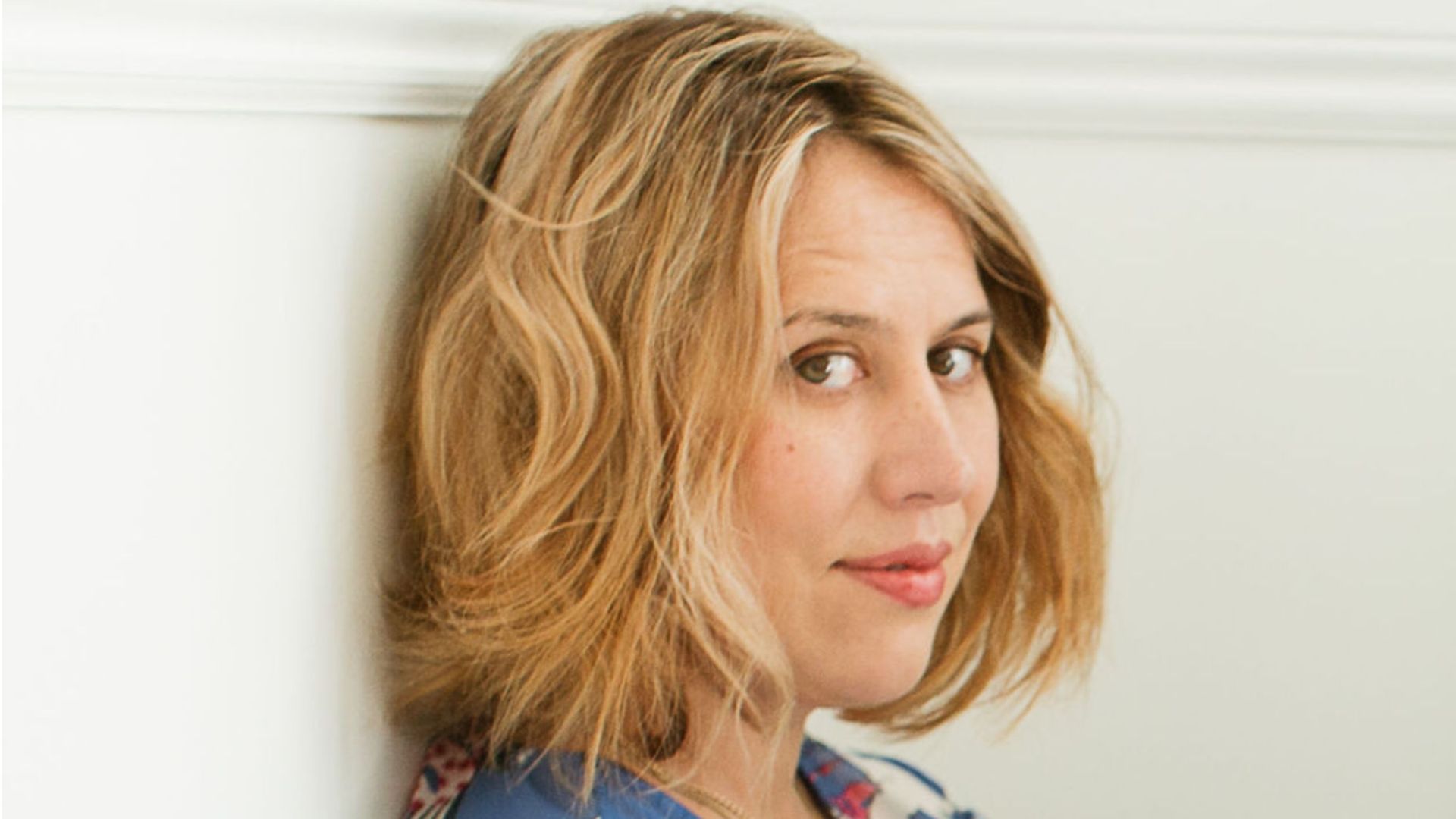 thebookseller's tweet card. HQ, an imprint of HarperCollins, has acquired a psychological thriller from Jo Piazza.