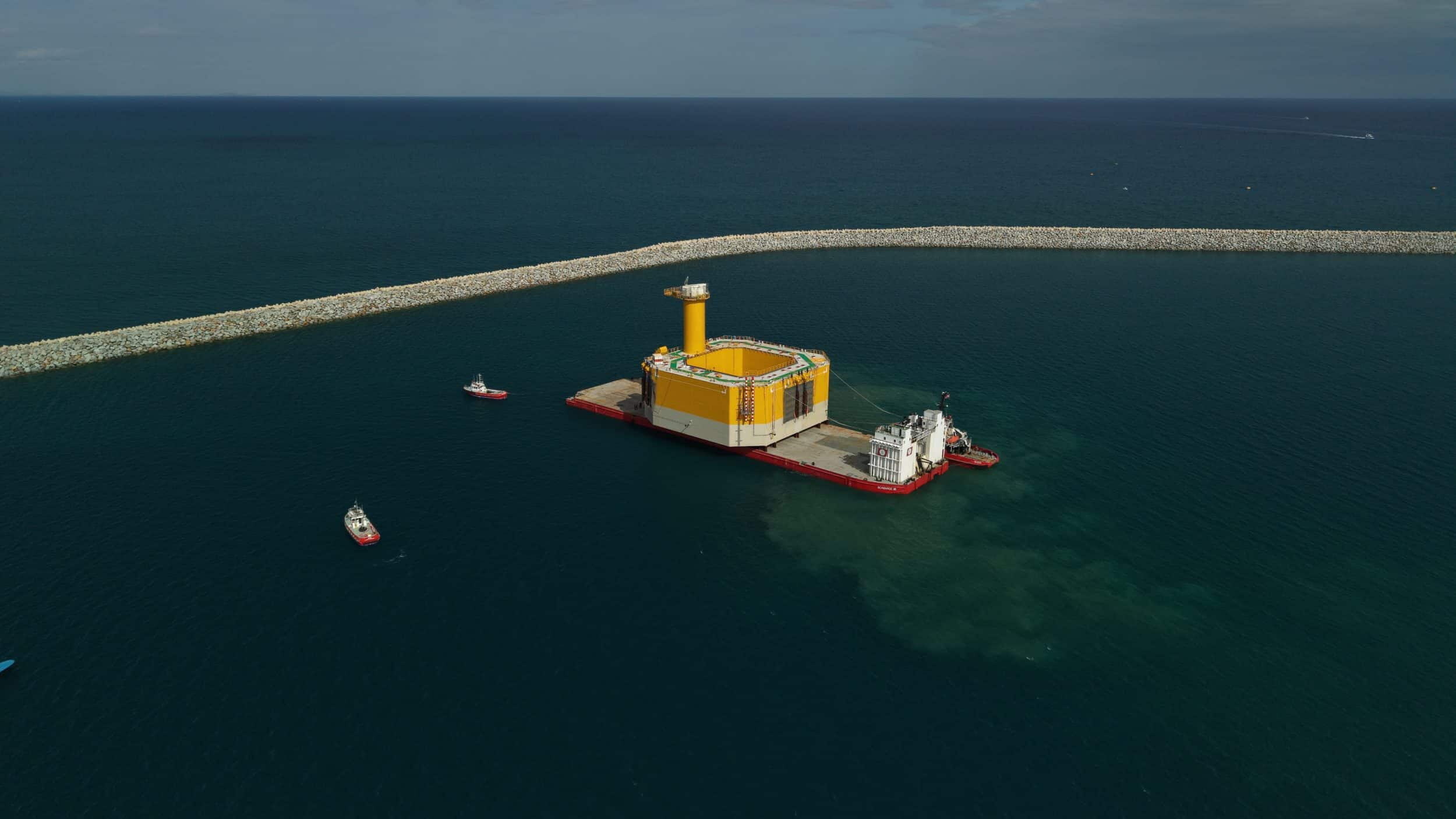 OffshoreWINDbiz's tweet card. All three floating wind turbines for the 30 MW EolMed project have been deployed from Port-La Nouvelle, France, marking the beginning of the final phase before commissioning, which is scheduled for...