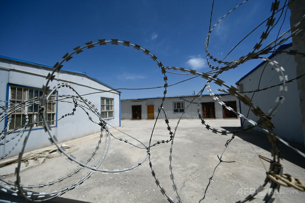 afpbbcom's tweet card. 【11月11日 AFP】ドイツがお役所的な手違いで、イスラム教徒でトルコ系の少数民族ウイグル族の女性をトルコではなく中国に強制送還した。政府関係者が10日、明らかにした。この「大失策」が女性の命を危険にさらしたと非難の声が上がっている