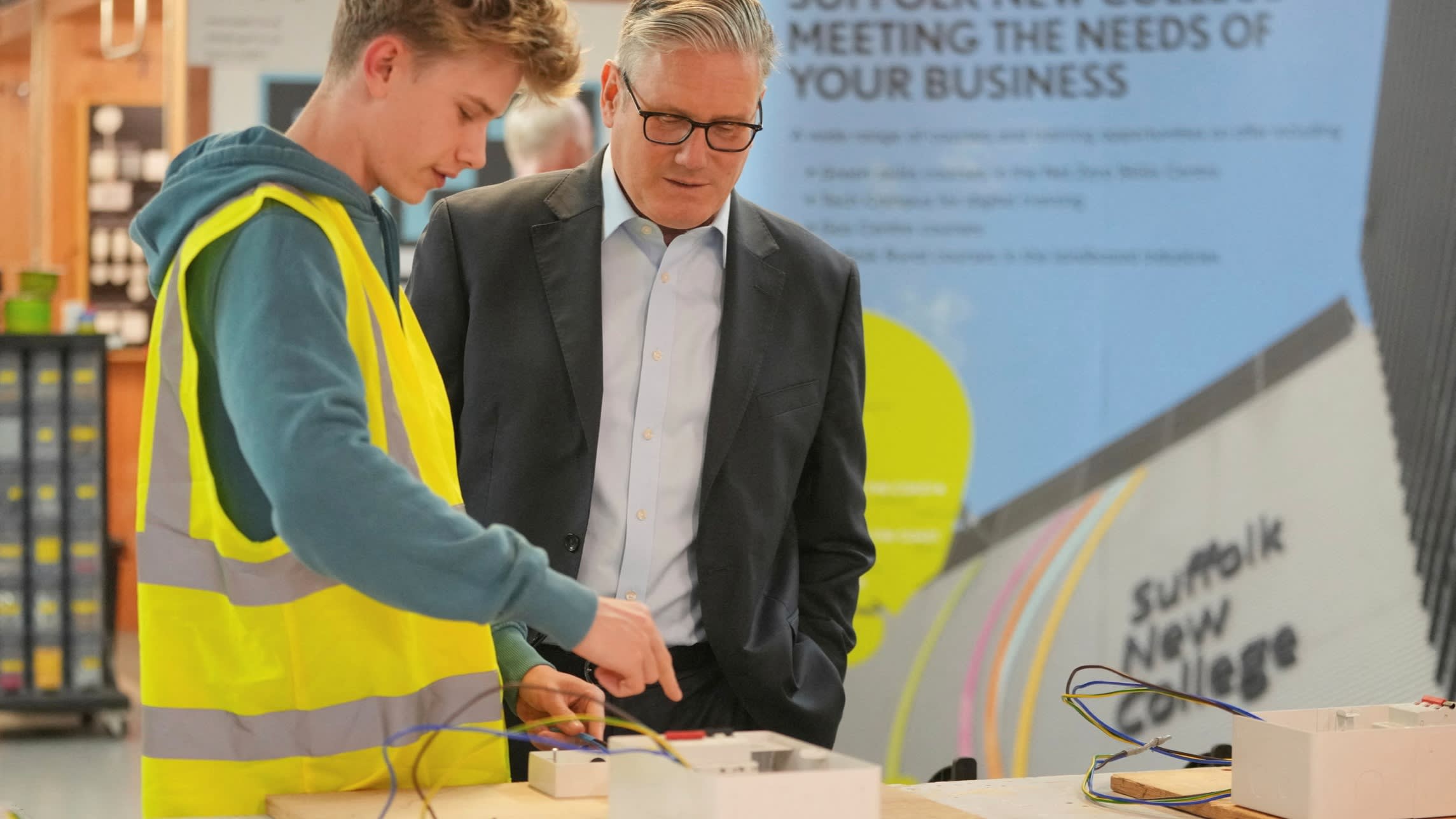 Razavizadeh's tweet card. Vocational training must be improved without undermining universities