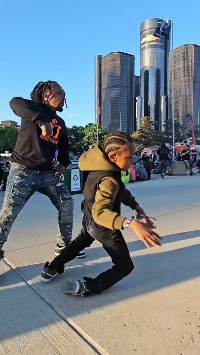 AndersonJumar's tweet card. spreading some love at @movementdetroit #Jitmasters #MovementFestival...