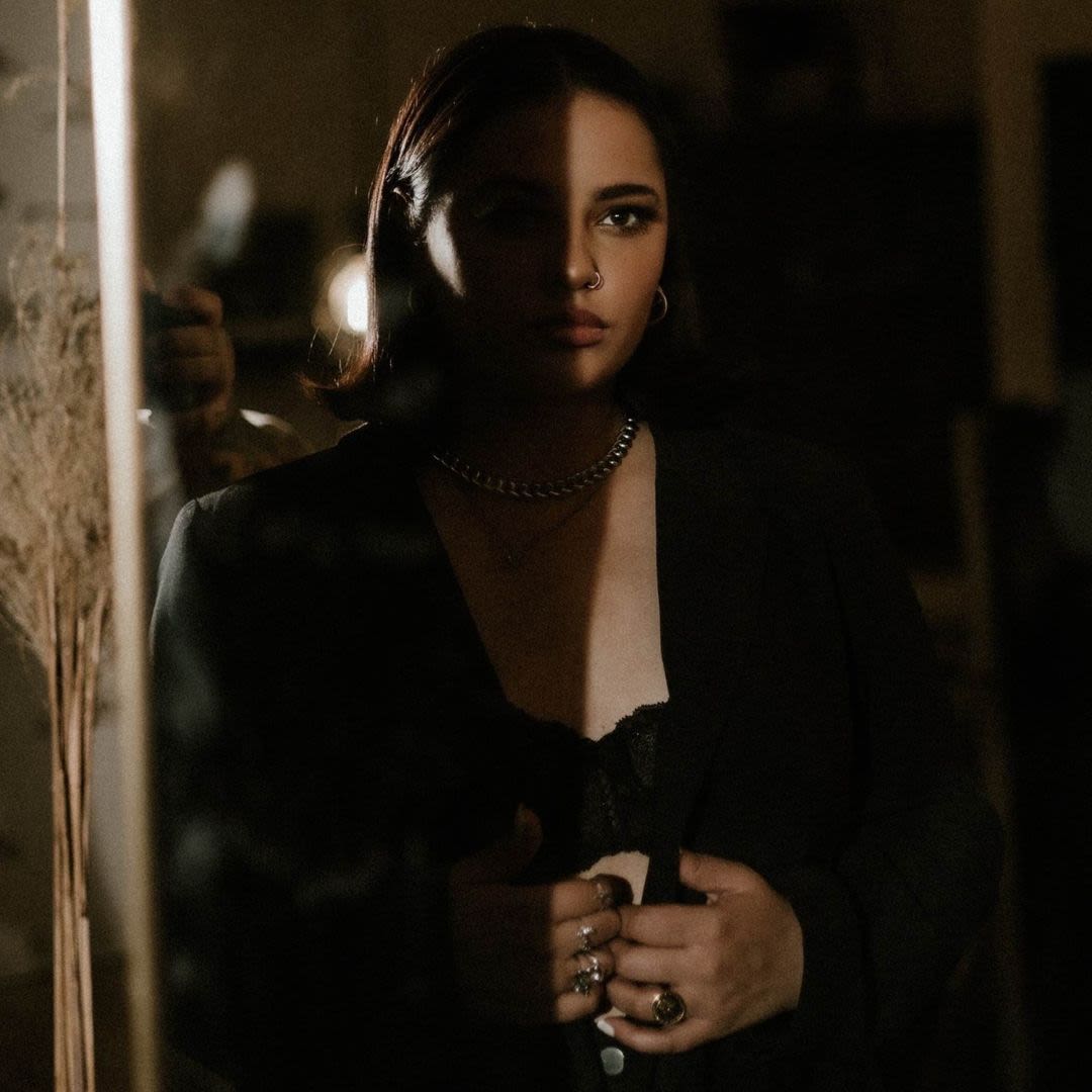 KikiRoweMusic's tweet card. Listen to Judge