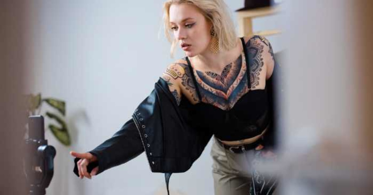 Lexywright's tweet card. Level up your brand's social strategy and fill your content calendar with these six engaging TikTok video ideas.