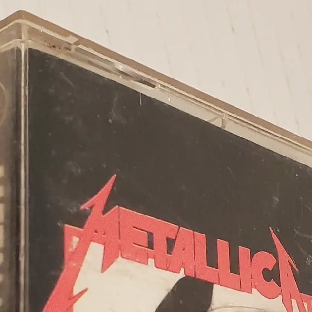 ChaisesMusicale's tweet card. Salt-Water Ballad Books (@saltwaterballadbooks) • Instagram photo