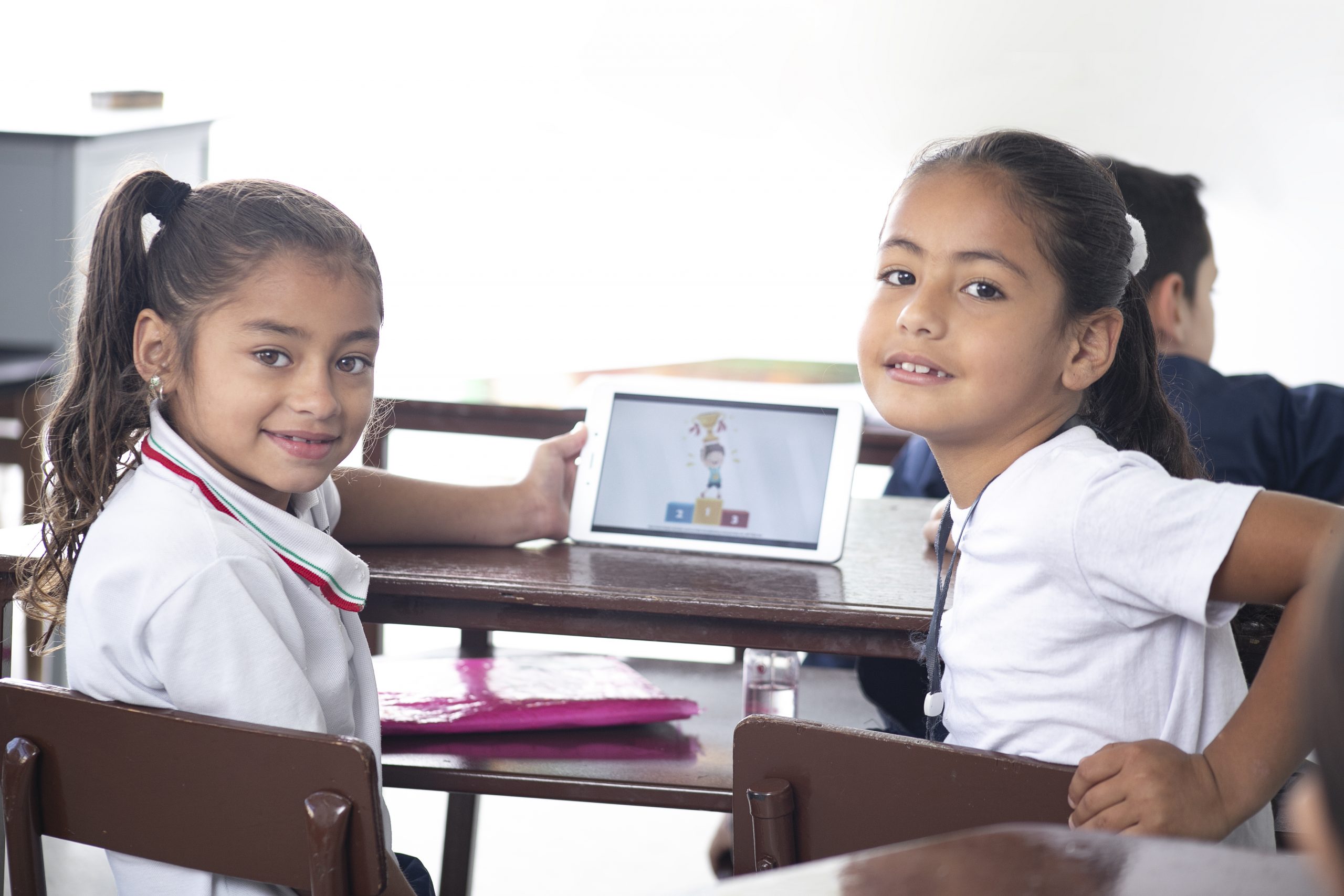 DavidPBLRoss's tweet card. WISE recognizes innovative global education projects focused on equitable learning, AI, and impactful solutions for diverse challenges.