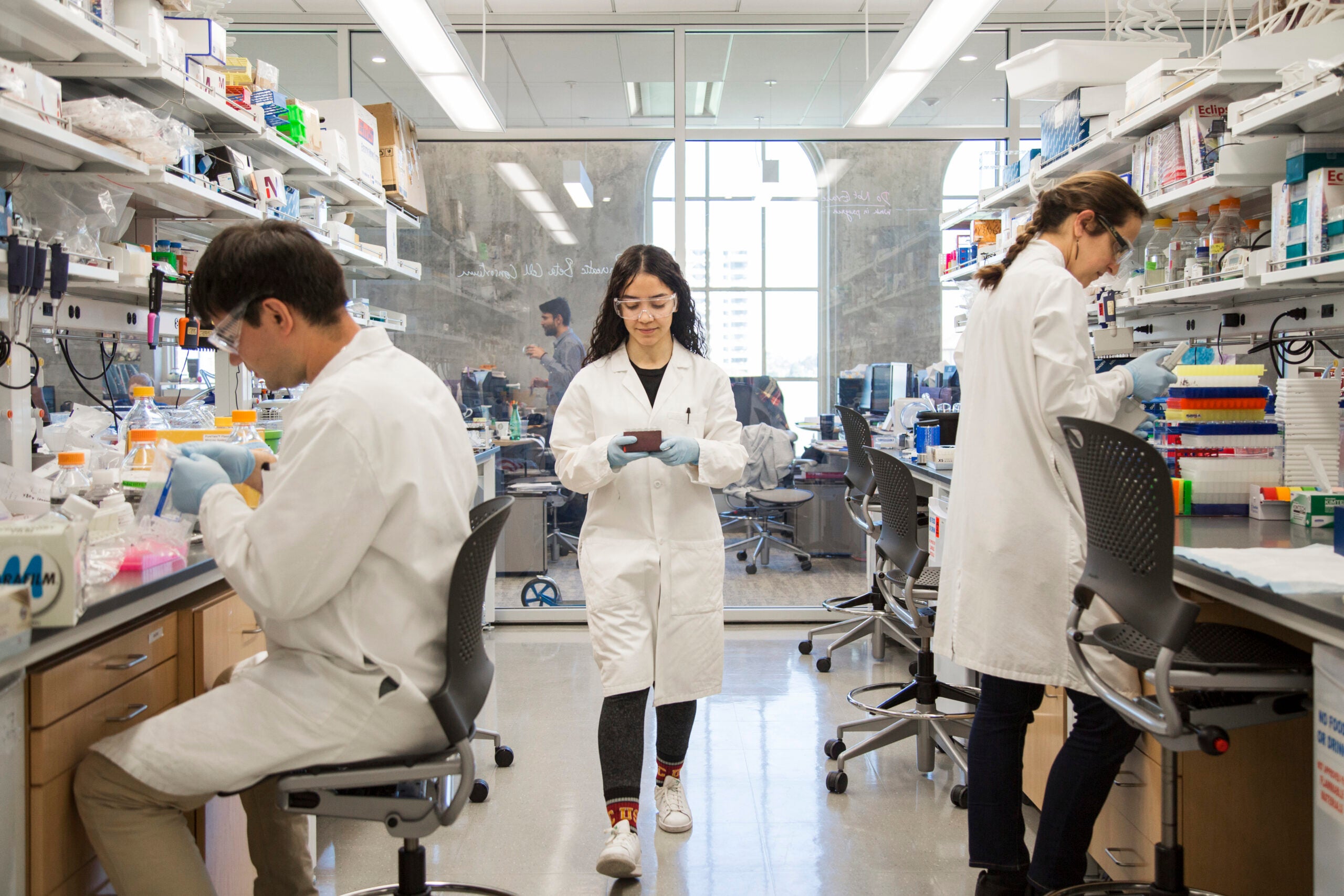 USC's tweet card. USC drives discovery and innovation through research and collaboration—advancing solutions that save lives and strengthen communities worldwide.