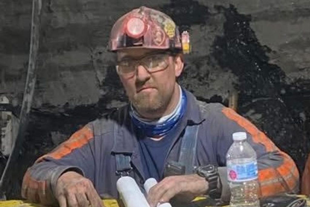 ZitoSalena's tweet card. Steve Lipscomb gave his life to save others in the Rolling Thunder Mine flood in West Virginia.